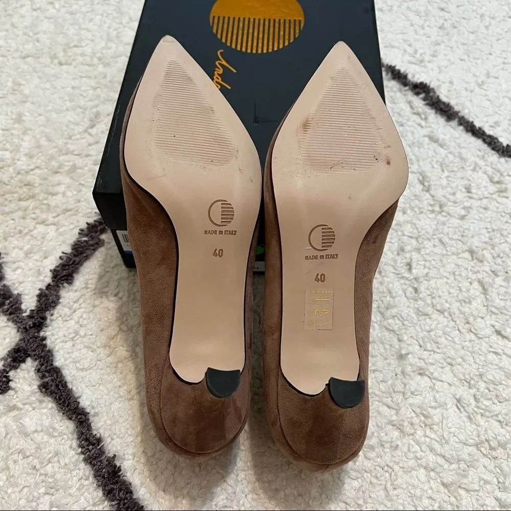 Andrea Pinto’s Moxie Mocha Suede kitten Heels 👠 - Picture 4 of 10